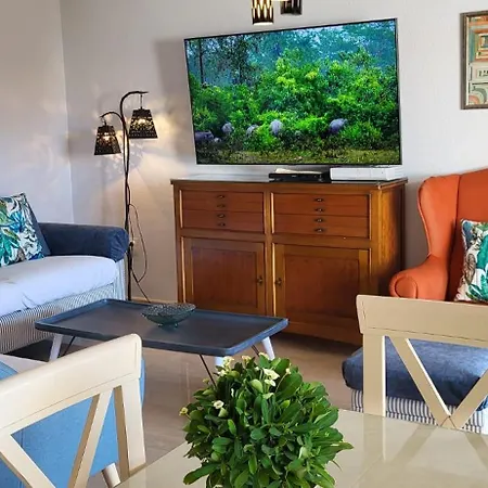 - Luxury 3 Bedrooms Apartment *